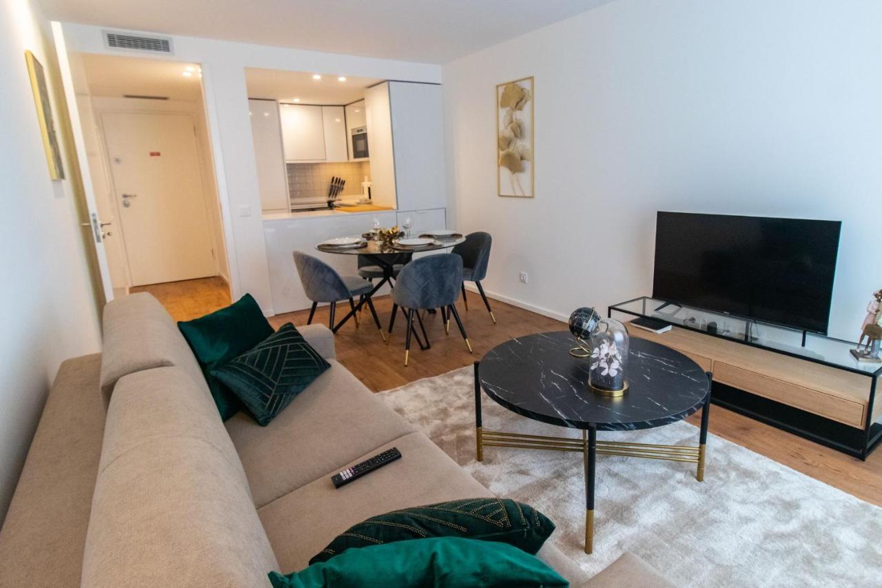 Stunning Apartment W/ Free Parking By Lovelystay ปอร์โต ภายนอก รูปภาพ